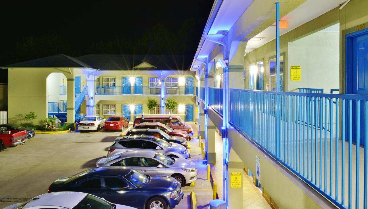 Scottish Inn And Suites Alvin Ngoại thất bức ảnh