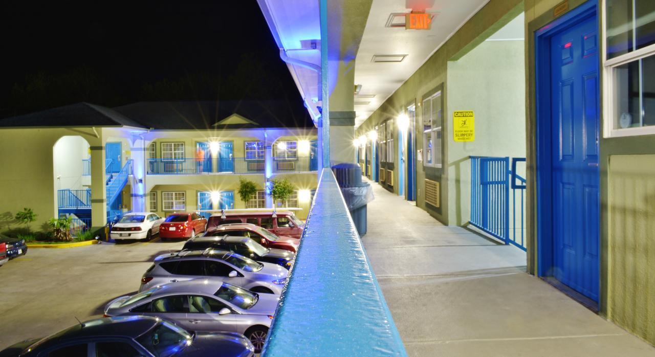 Scottish Inn And Suites Alvin Ngoại thất bức ảnh