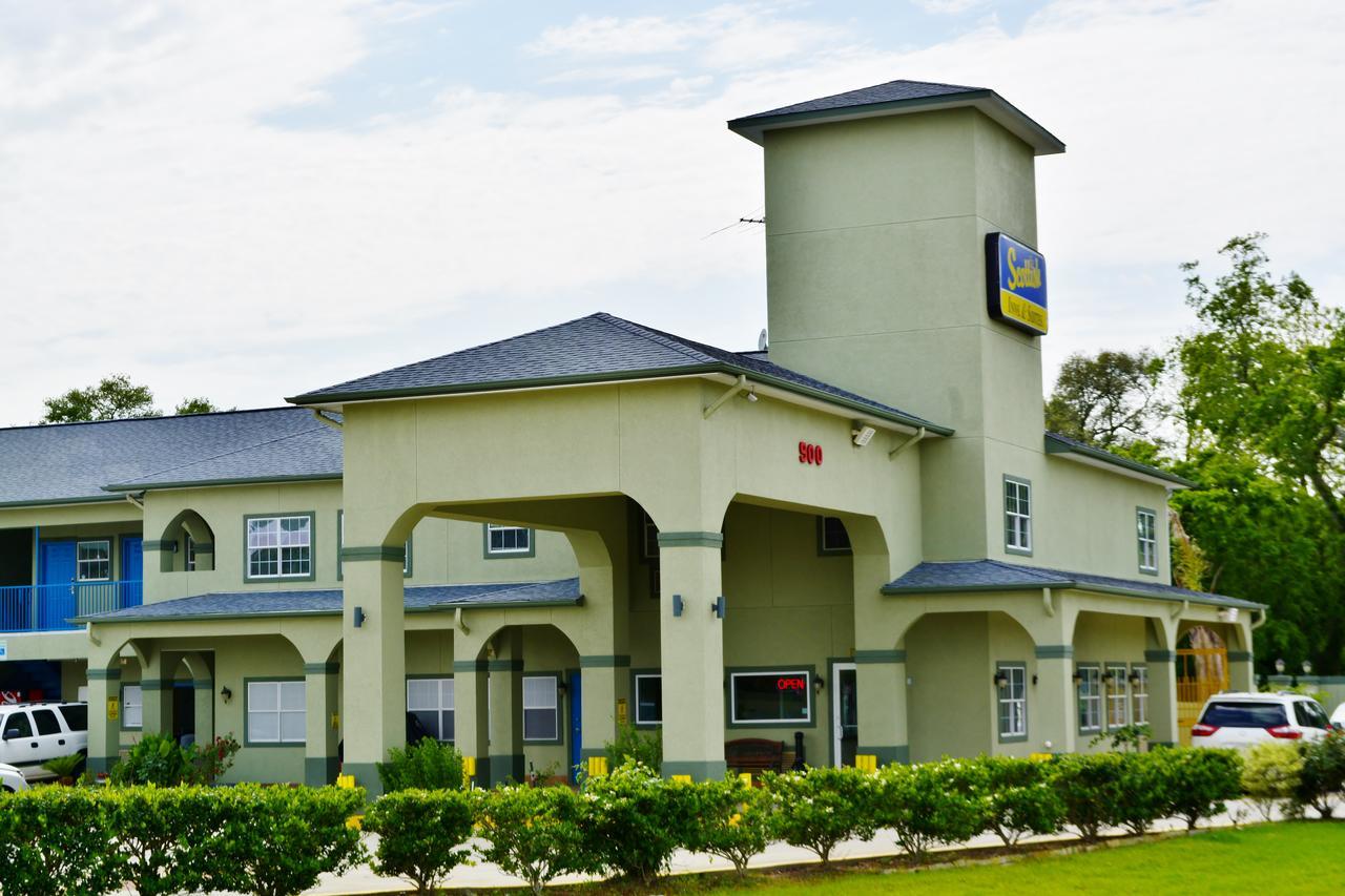 Scottish Inn And Suites Alvin Ngoại thất bức ảnh