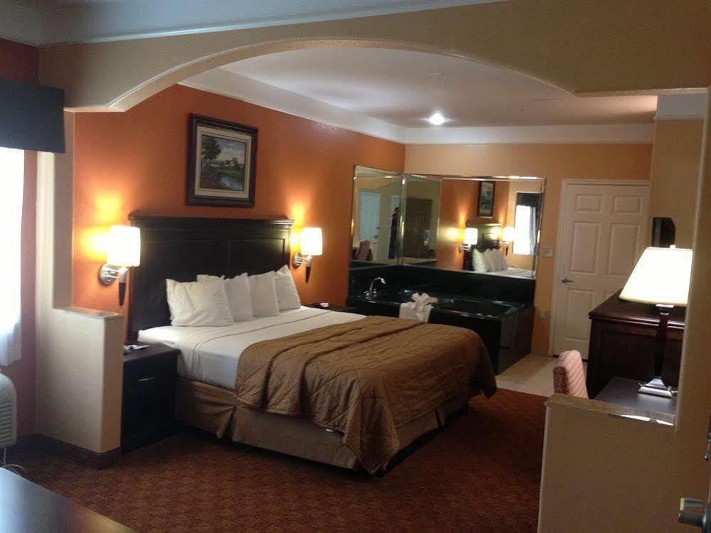 Scottish Inn And Suites Alvin Ngoại thất bức ảnh